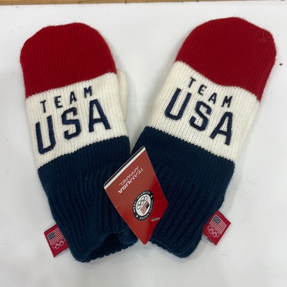 Accessories - NWT 🇺🇸 Team USA Mittens *Brand New*
